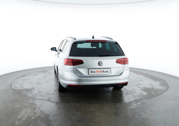 Volkswagen Passat cena 93800 przebieg: 135508, rok produkcji 2019 z Rybnik małe 781
